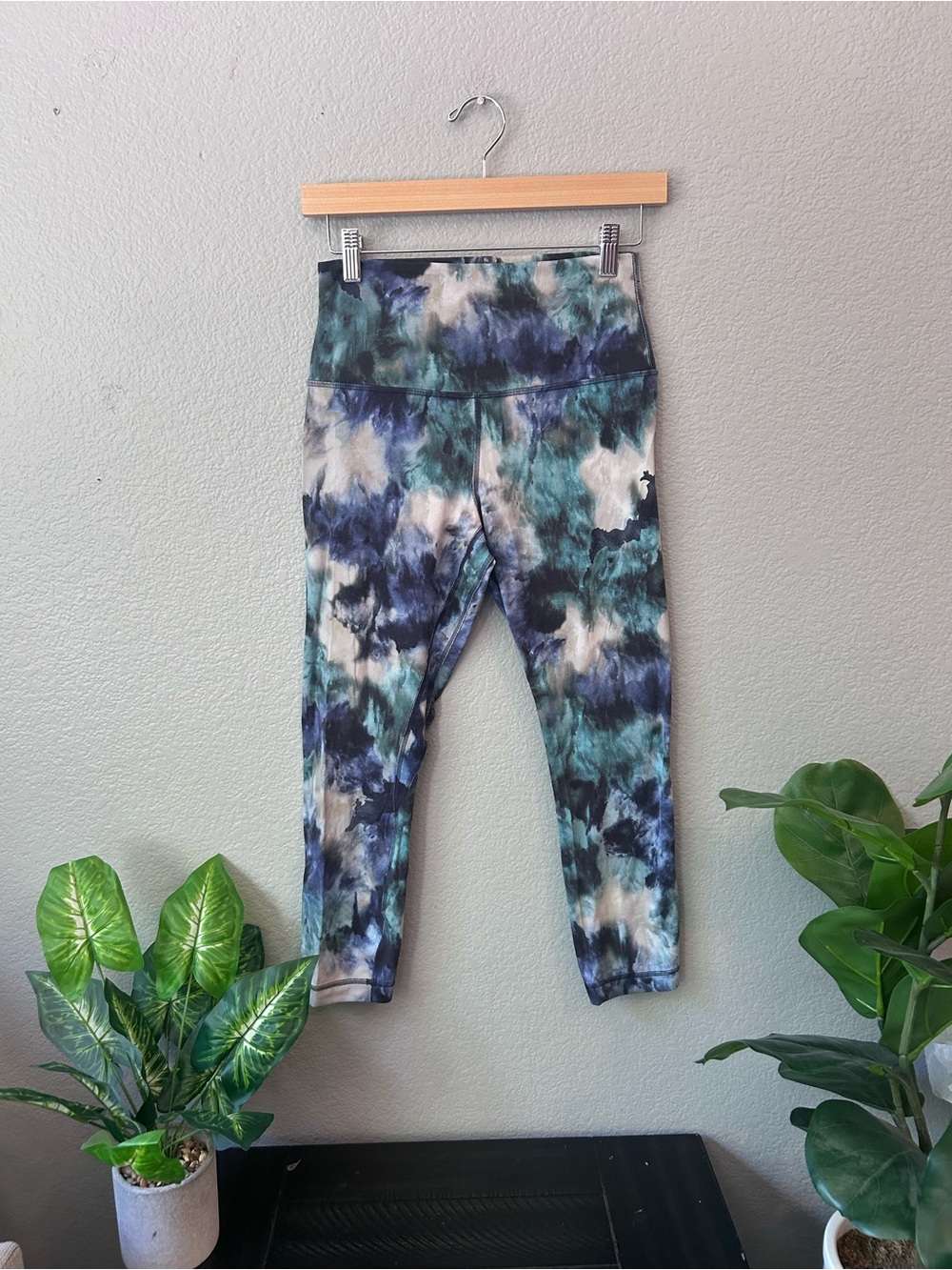 lululemon athletica Tie-Dye High-Rise Leggings - Blue, Green & White Size 8